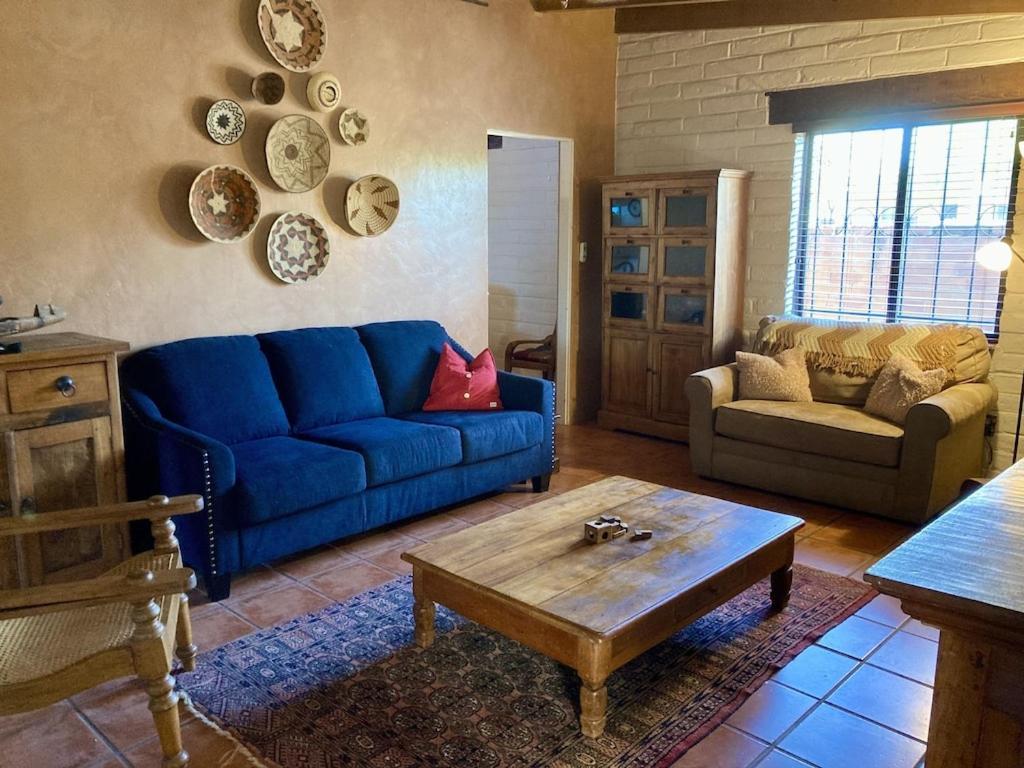 Casa Azul - Cute Centrally Located Adobe With Large Fenced Outdoor Living For Pets And Adults, Non-Smoking Тусон Екстер'єр фото