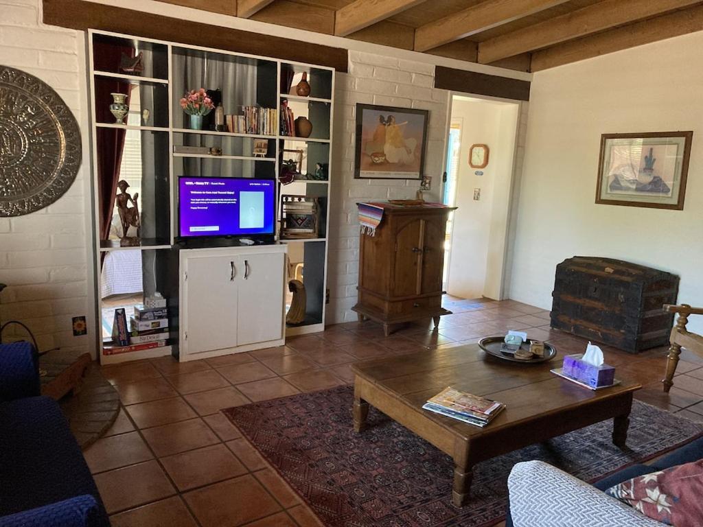 Casa Azul - Cute Centrally Located Adobe With Large Fenced Outdoor Living For Pets And Adults, Non-Smoking Тусон Екстер'єр фото