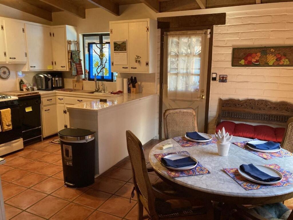 Casa Azul - Cute Centrally Located Adobe With Large Fenced Outdoor Living For Pets And Adults, Non-Smoking Тусон Екстер'єр фото