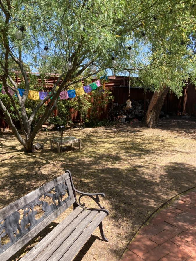 Casa Azul - Cute Centrally Located Adobe With Large Fenced Outdoor Living For Pets And Adults, Non-Smoking Тусон Екстер'єр фото