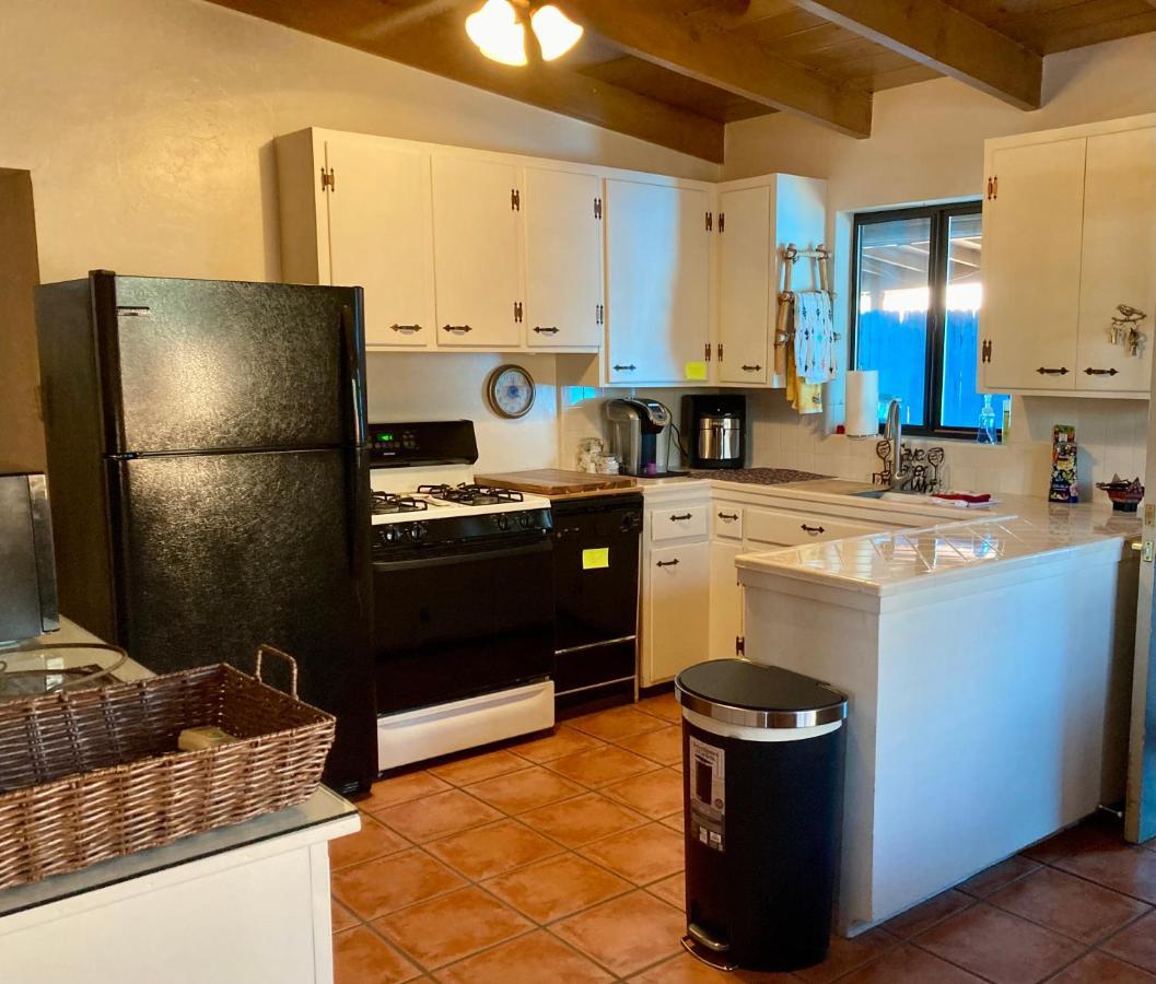 Casa Azul - Cute Centrally Located Adobe With Large Fenced Outdoor Living For Pets And Adults, Non-Smoking Тусон Екстер'єр фото